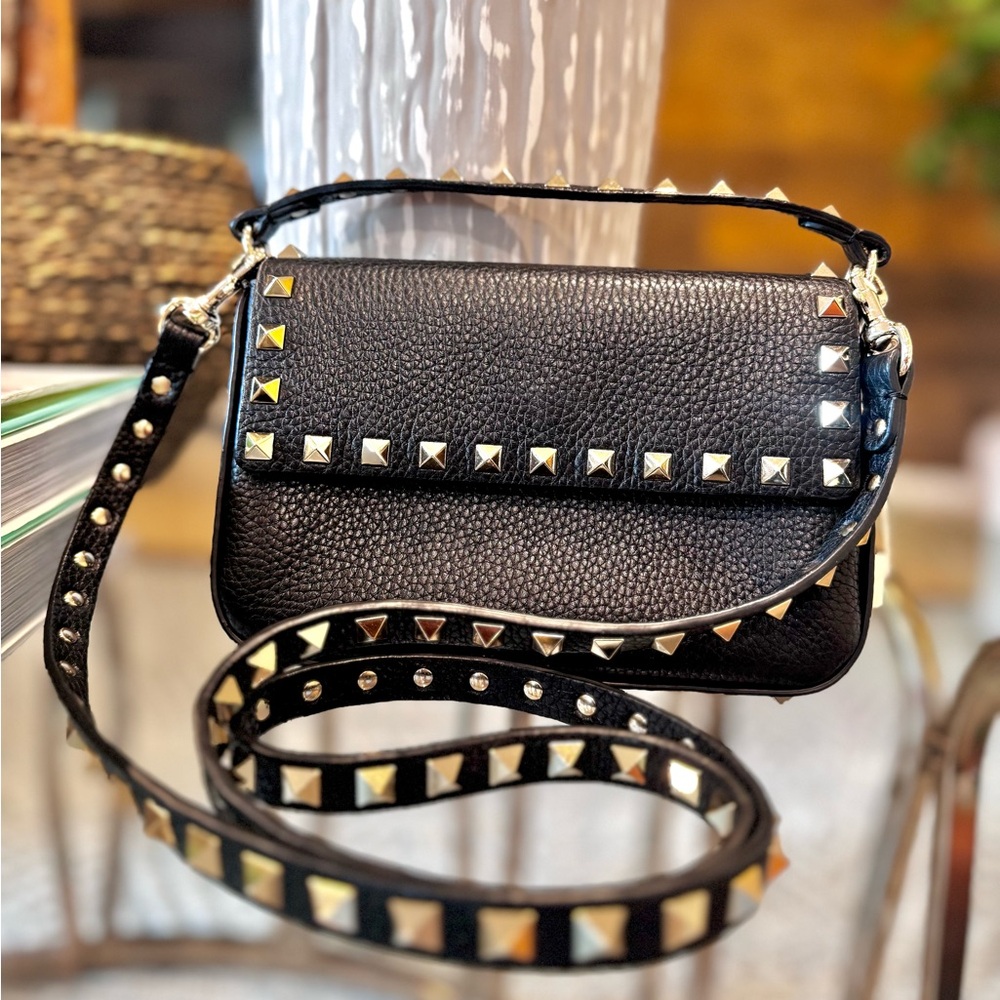 Valentino Garavani Rockstud pouch in grainy calfskin leather